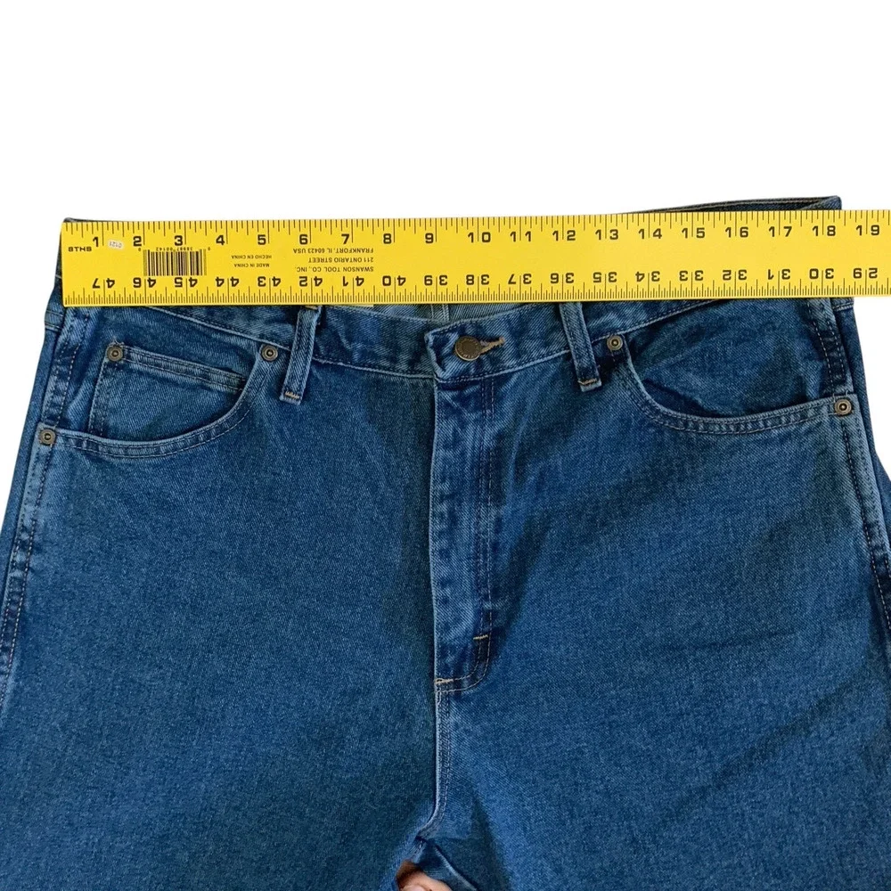 Wrangler Rugged Wear Men's Size 38x36 Relaxed Fit Zip Fly Denim Jeans Brand New